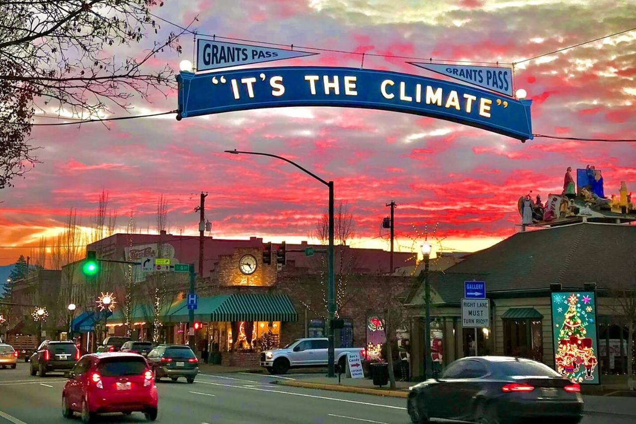 Cedar Mountain -Suite B Grants Pass Buitenkant foto